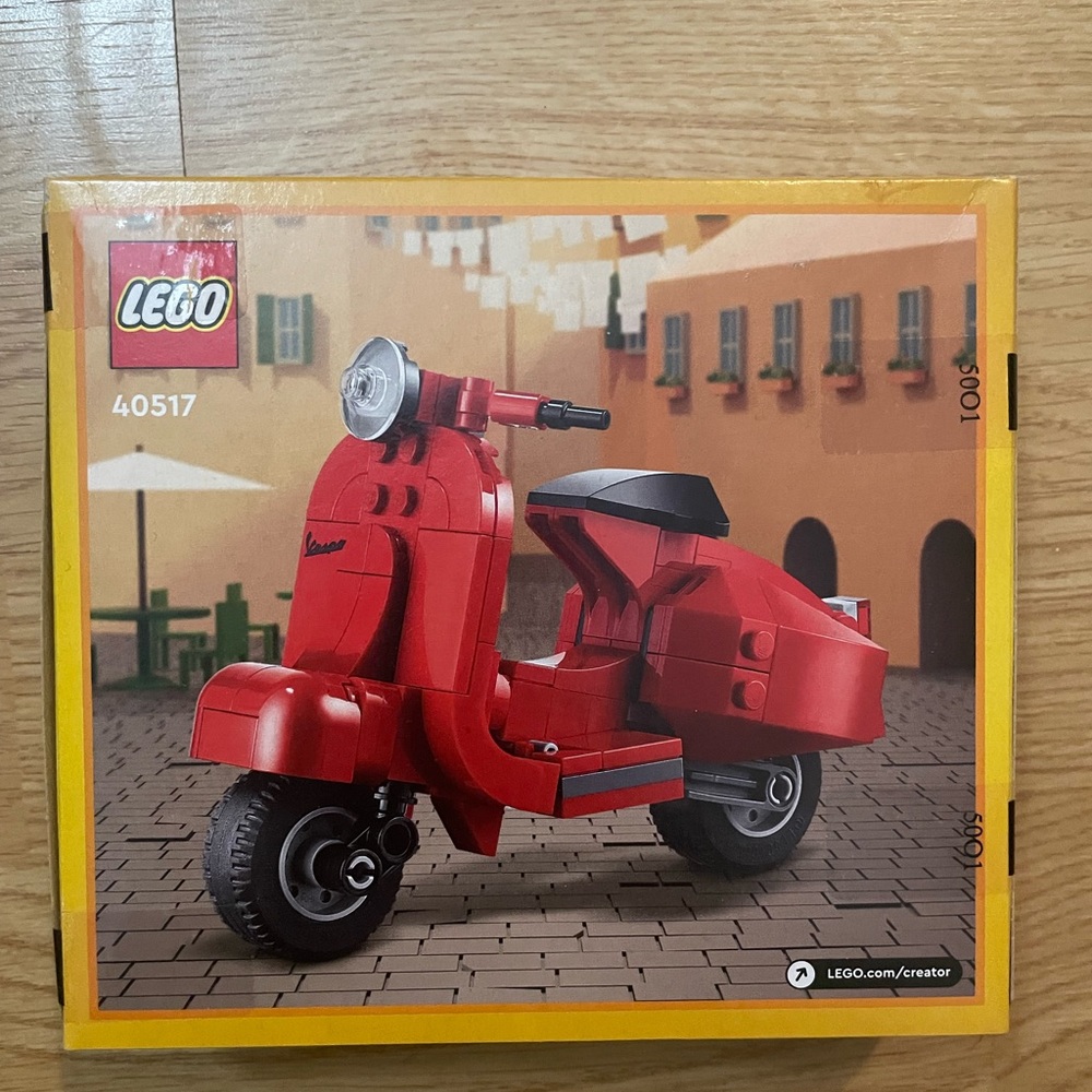 LEGO Creator Vespa (40517), BRAND NEW - Picture 2 of 3